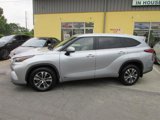 Used 2023 Toyota Highlander XLE image 3