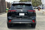 New 2025 Toyota Highlander Limited image 5