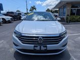 Used 2019 Volkswagen Jetta SE image 2