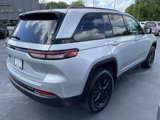 Used 2024 Jeep Grand Cherokee Altitude image 3