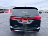 Used 2022 Chrysler Pacifica Limited image 4