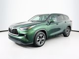 Used 2024 Toyota Highlander XLE image 3