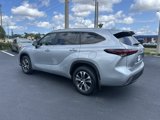 Used 2025 Toyota Highlander XLE image 4