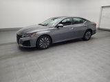 Used 2023 Nissan Altima 2.5 SV image 2
