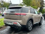 New 2025 Nissan Pathfinder Platinum image 2