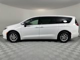 Used 2025 Chrysler Pacifica Select image 6