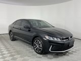 Used 2025 Volkswagen Jetta SE image 3