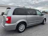Used 2015 Chrysler Town & Country Touring-L w/ Driver Convenience Group image 6