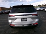 Used 2023 Jeep Grand Cherokee Laredo image 5