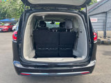 Used 2022 Chrysler Pacifica Limited image 6