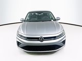 Used 2025 Volkswagen Jetta SE image 2