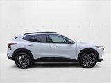 Used 2025 Chevrolet Trax RS w/ Sunroof Package image 4