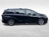 Used 2022 Toyota Sienna XSE image 5