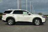 New 2025 Nissan Pathfinder SL image 3