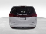 Used 2024 Chrysler Pacifica Touring-L image 4