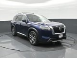 Used 2022 Nissan Pathfinder Platinum image 2