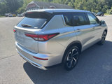 Used 2022 Mitsubishi Outlander SE image 3