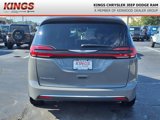 New 2025 Chrysler Pacifica Select image 5