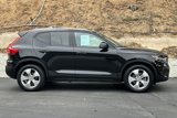 Certified 2022 Volvo XC40 T5 Momentum image 3
