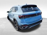 New 2025 Volkswagen Taos SEL image 2