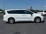 New 2026 Chrysler Pacifica Select image 2