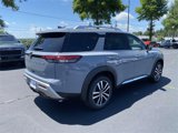 New 2025 Nissan Pathfinder Platinum image 5