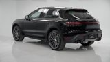 Certified 2025 Porsche Macan image 3