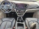 Used 2023 Chrysler Pacifica Touring-L image 6