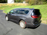 Used 2021 Chrysler Pacifica Touring-L image 5