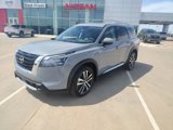 New 2025 Nissan Pathfinder Platinum image 2
