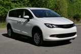 Used 2022 Chrysler Voyager LX image 4