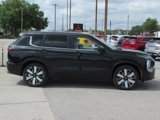 New 2025 Mitsubishi Outlander SE image 2