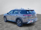 New 2025 Nissan Pathfinder Platinum image 4
