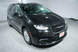 Used 2022 Chrysler Pacifica Touring-L image 5