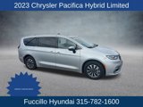 Used 2023 Chrysler Pacifica Limited image 2