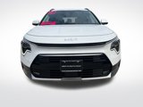Certified 2024 Kia Niro EX Touring image 2