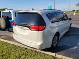 Used 2020 Chrysler Pacifica Touring-L image 4