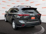 Used 2022 Toyota Highlander LE image 3