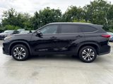 Used 2021 Toyota Highlander XLE image 4