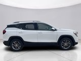 Used 2024 GMC Terrain SLT image 3