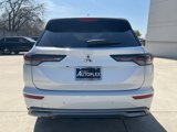 New 2025 Mitsubishi Outlander SE image 2