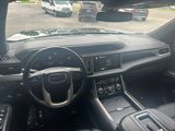 Used 2022 GMC Yukon XL Denali image 4