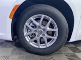 Used 2023 Chrysler Pacifica Touring-L image 2
