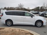 New 2025 Chrysler Pacifica Select image 3