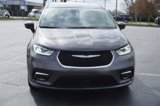 Used 2023 Chrysler Pacifica Touring-L image 2