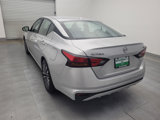 Used 2024 Nissan Altima 2.5 SV image 5