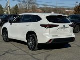 Certified 2023 Toyota Highlander XLE image 5