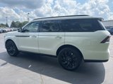 New 2025 Lincoln Navigator Reserve image 3