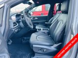New 2025 Chrysler Pacifica Select image 3