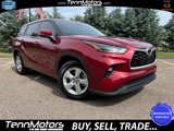Used 2021 Toyota Highlander LE image 2